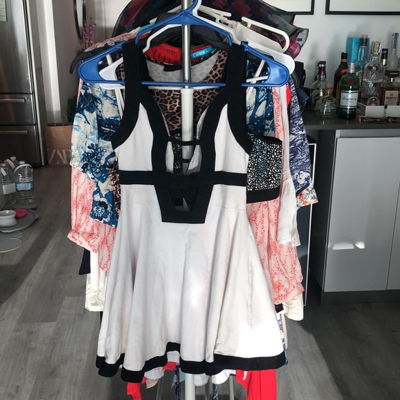 Lulu’s black and white dress - Picture 4 of 5